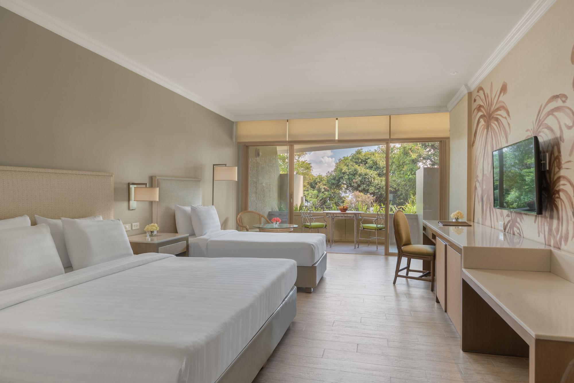 Taal Vista Hotel Tagaytay City Extérieur photo