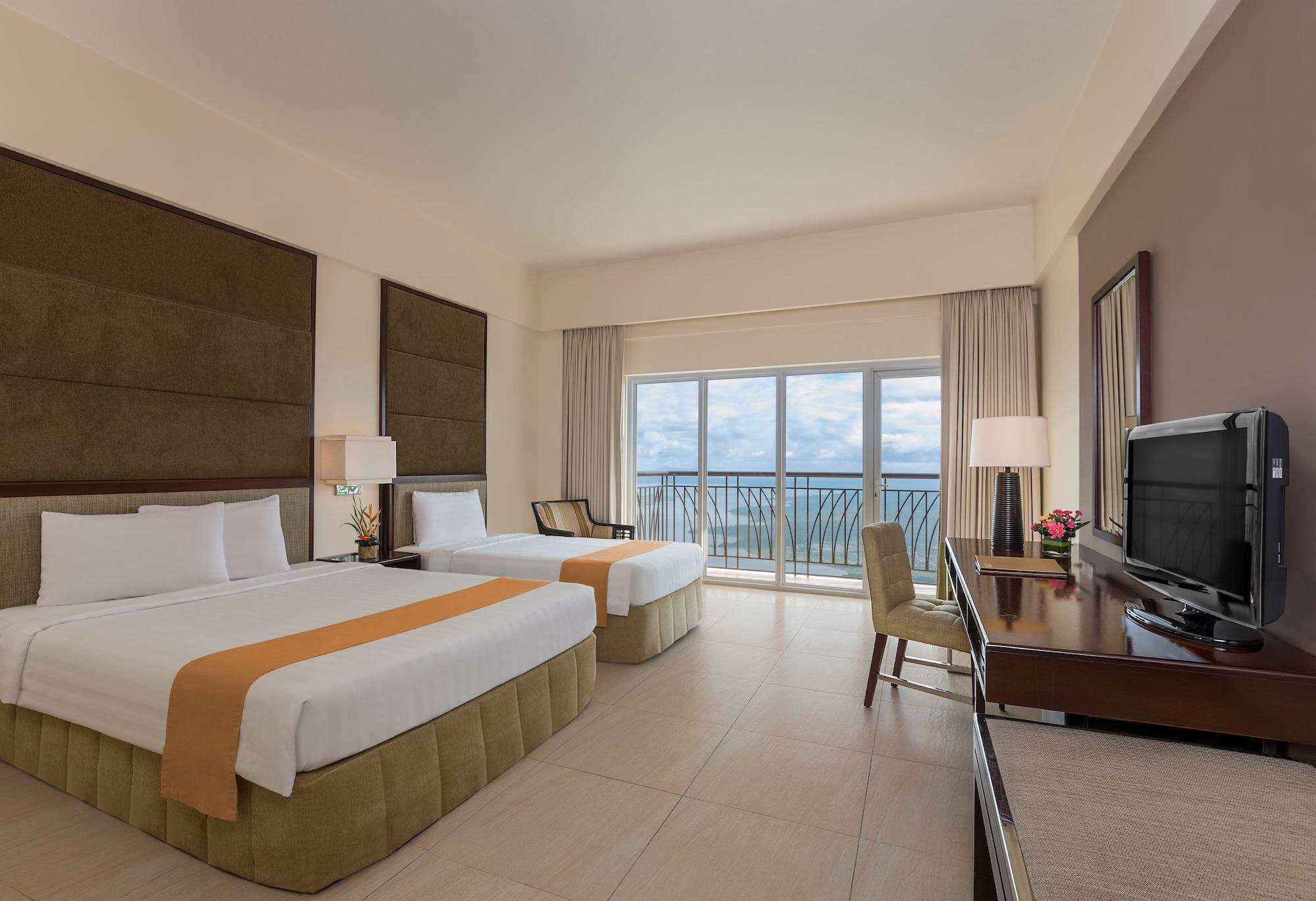 Taal Vista Hotel Tagaytay City Extérieur photo