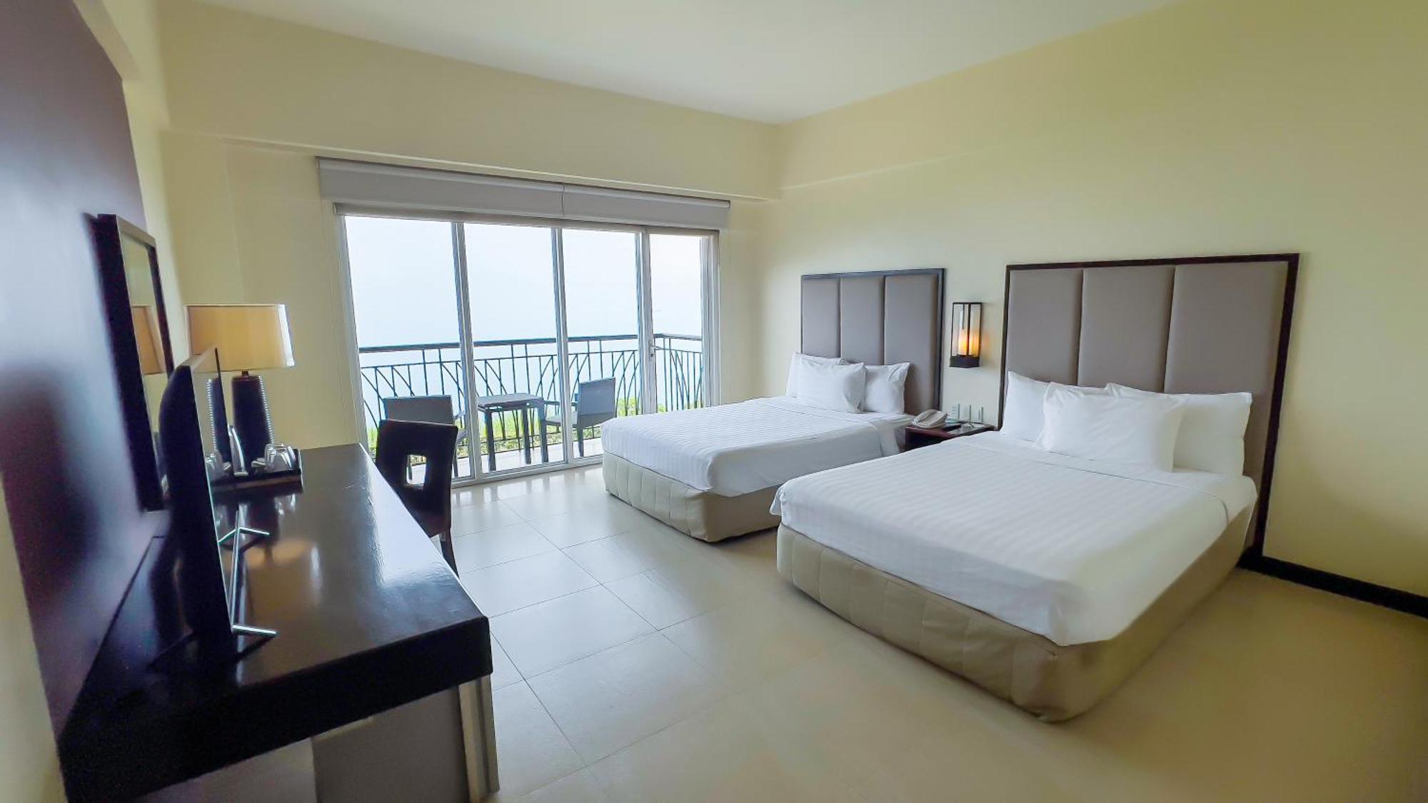 Taal Vista Hotel Tagaytay City Extérieur photo Deluxe Ocean View